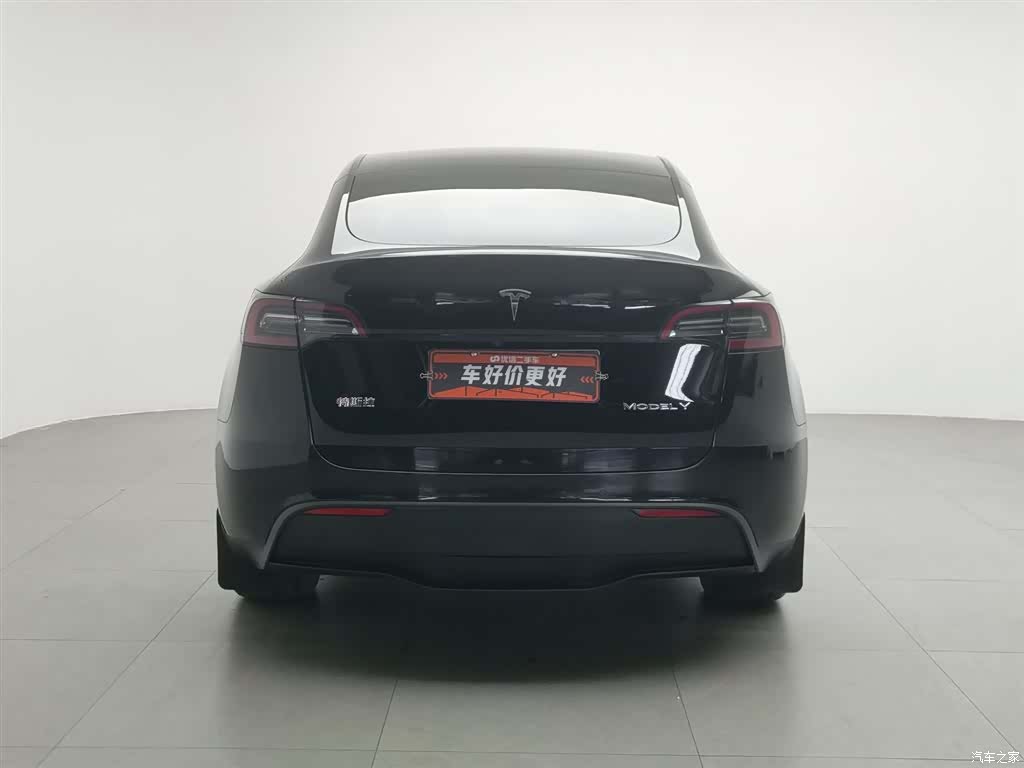 Tesla Model Y, 2023 4