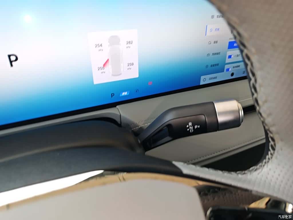 Geely E8, 2025 14