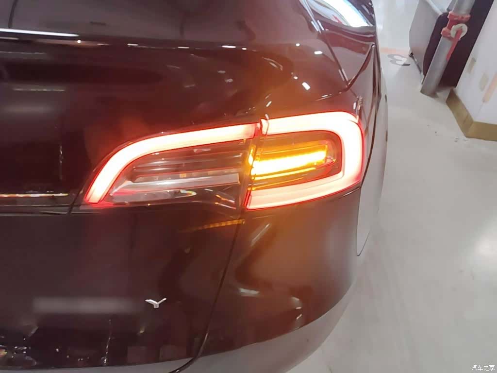 Tesla Model Y, 2023 8