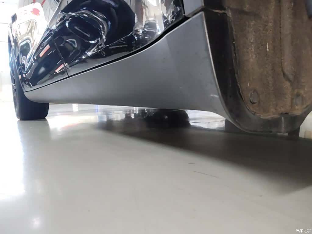 Tesla Model Y, 2023 22
