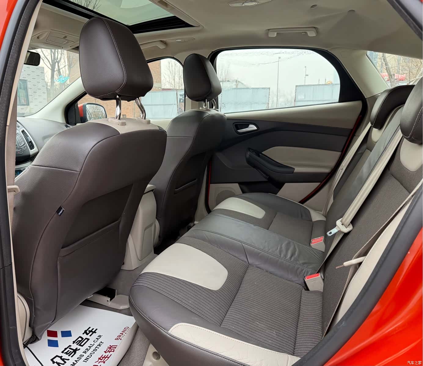 Ford Focus, 2012 7