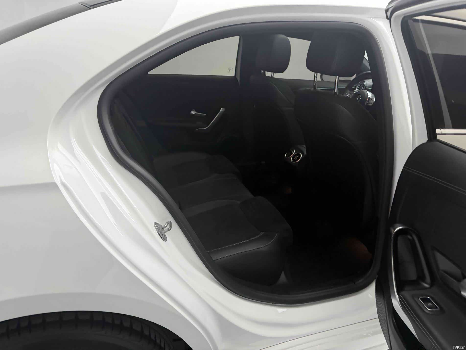Mercedes-Benz A-Class, 2022 8
