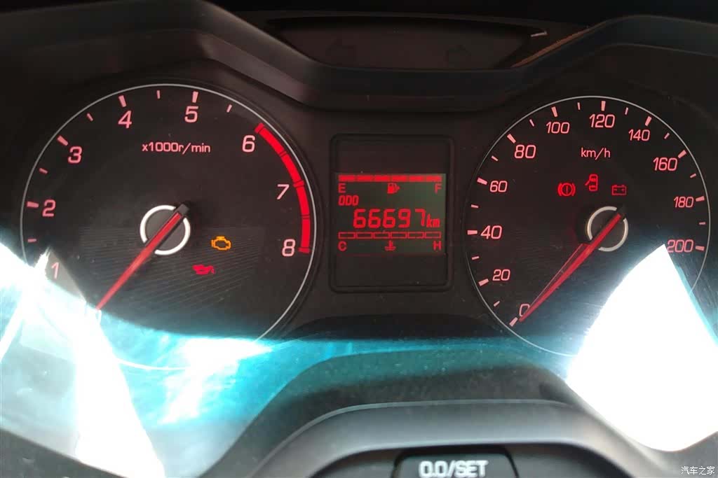 Wuling 310W, 2018 14