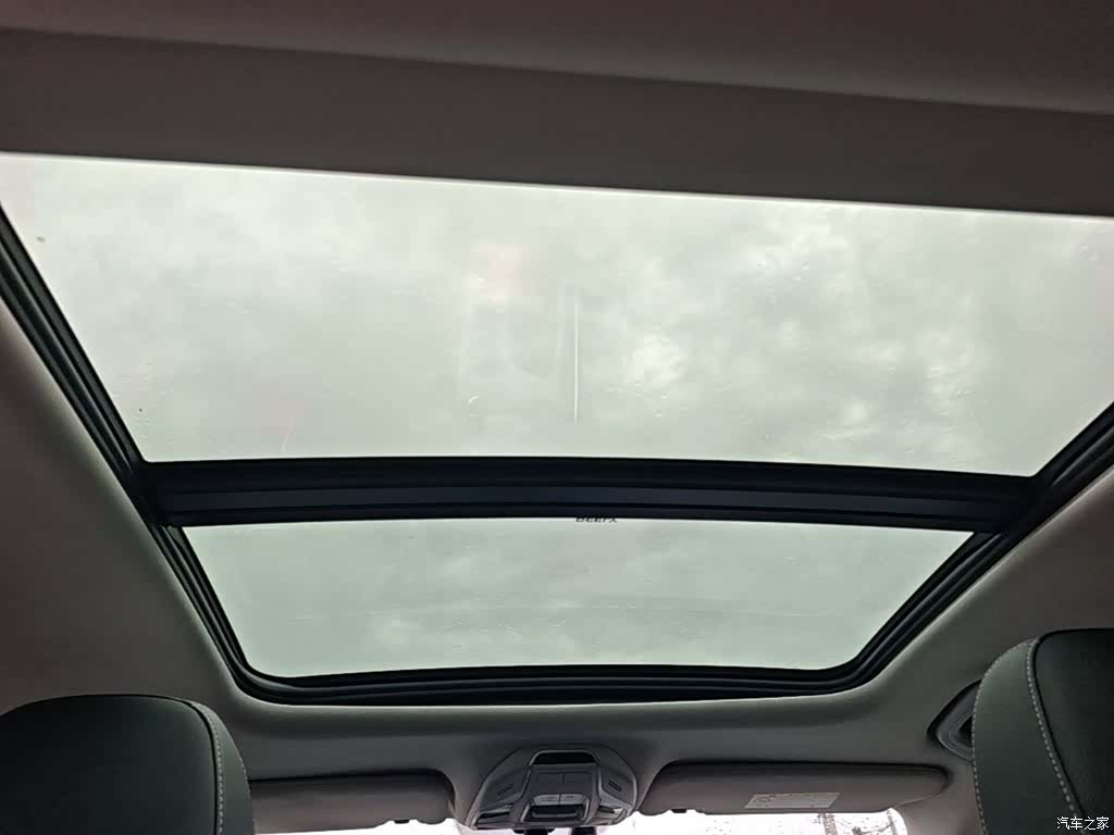 Geely Preface, 2022 18