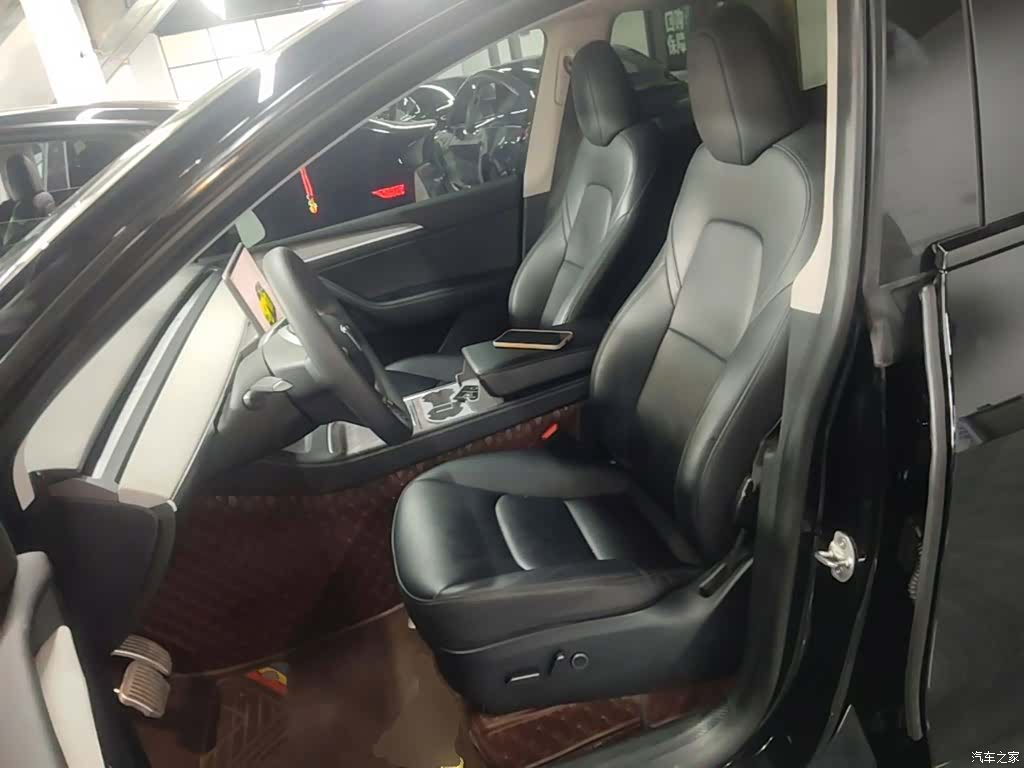 Tesla Model Y, 2023 15
