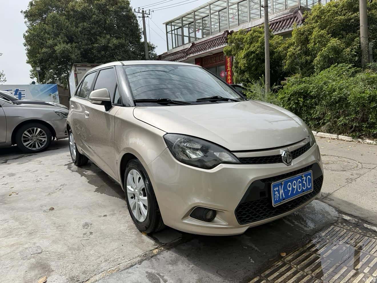 MG 3, 2012 3