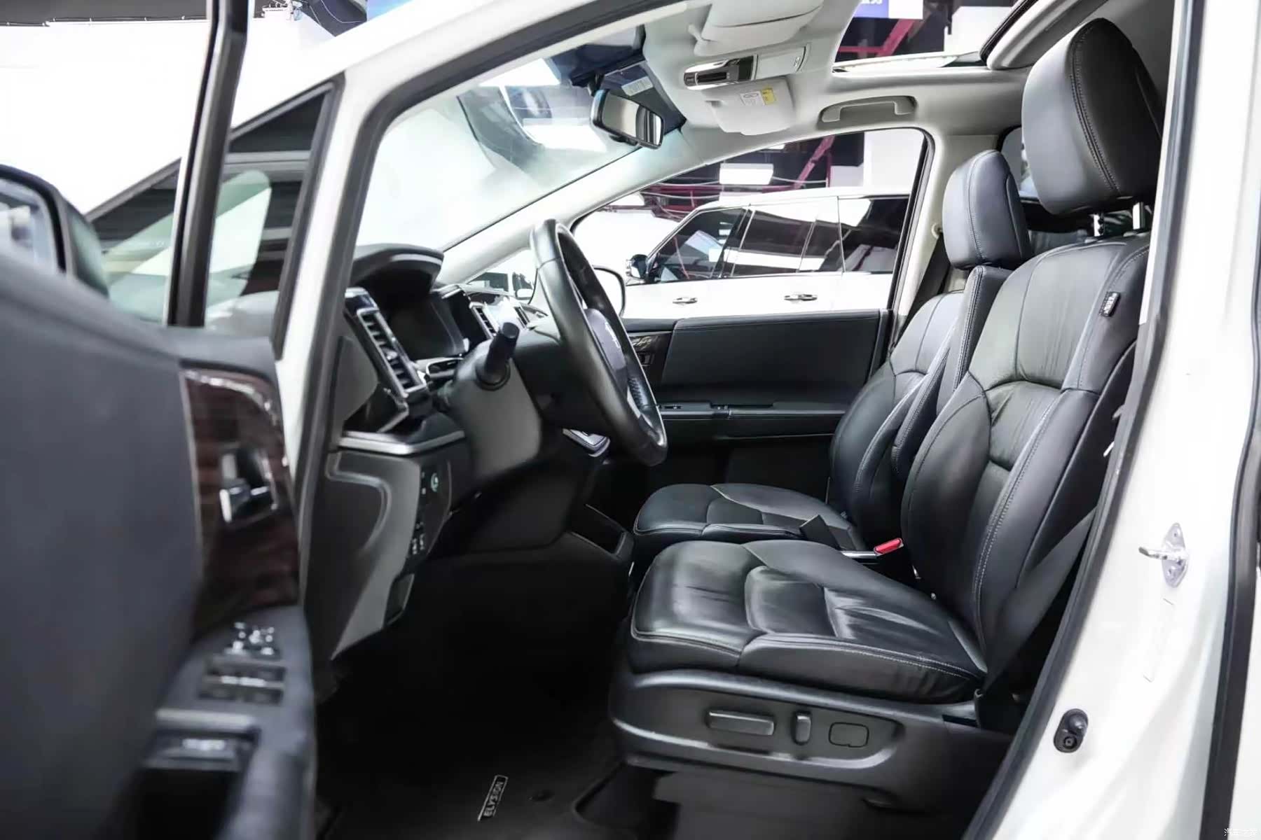 Honda Elysion, 2019 все фото