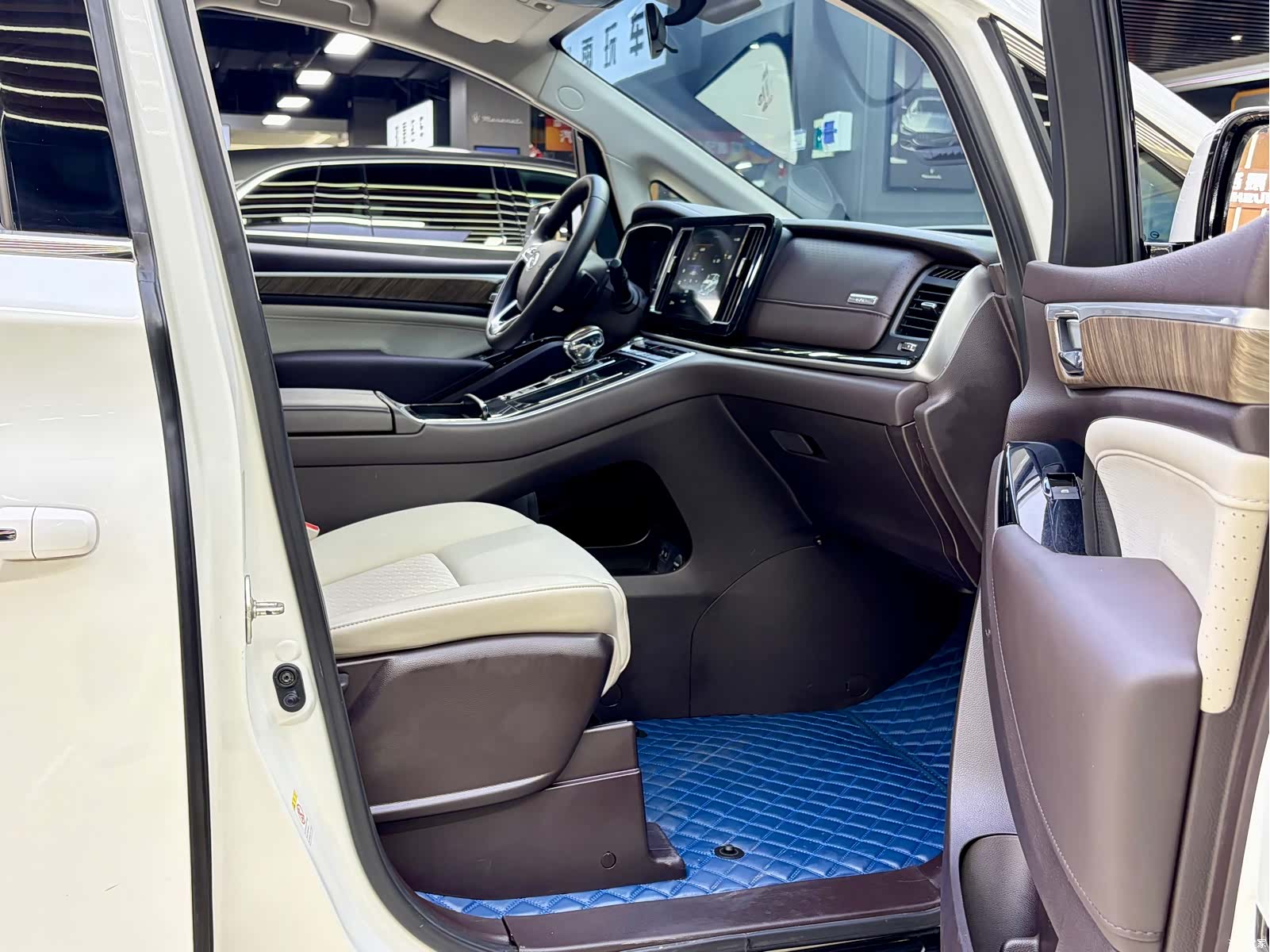 Trumpchi M8, 2021 17
