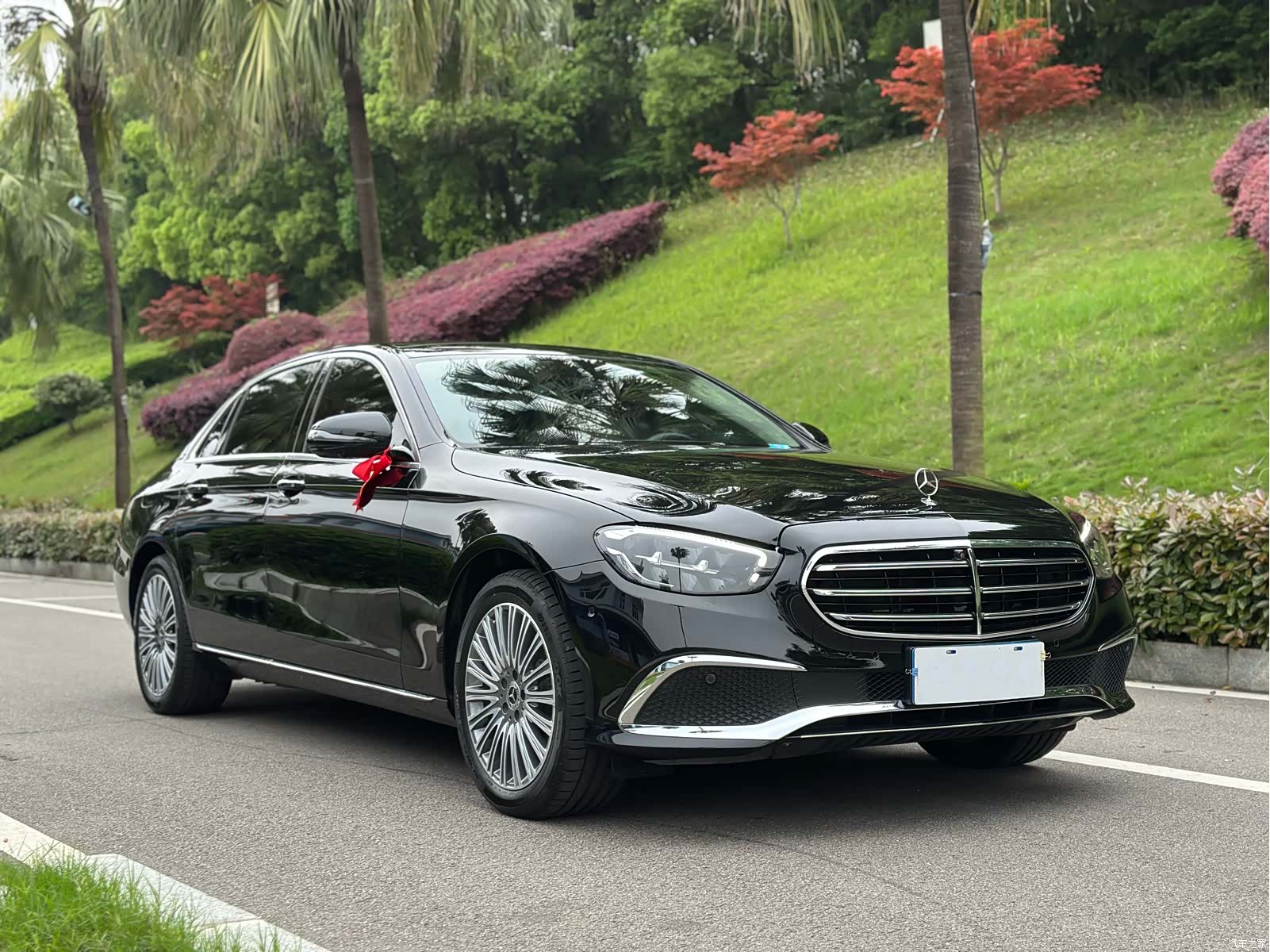 Mercedes-Benz E-Class, 2023 3