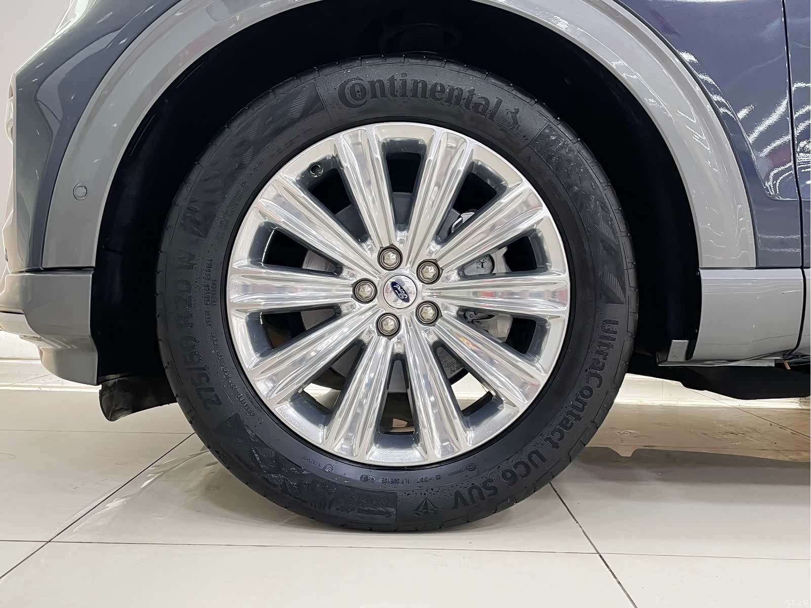 Ford Explorer, 2021 12