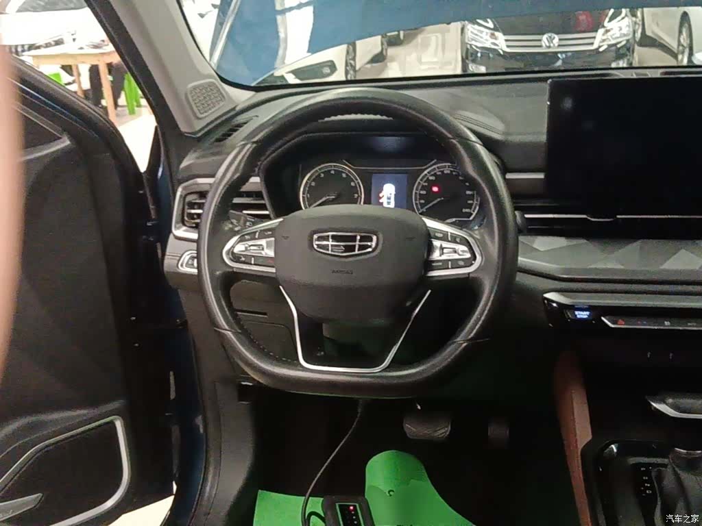 Geely X6, 2022 11