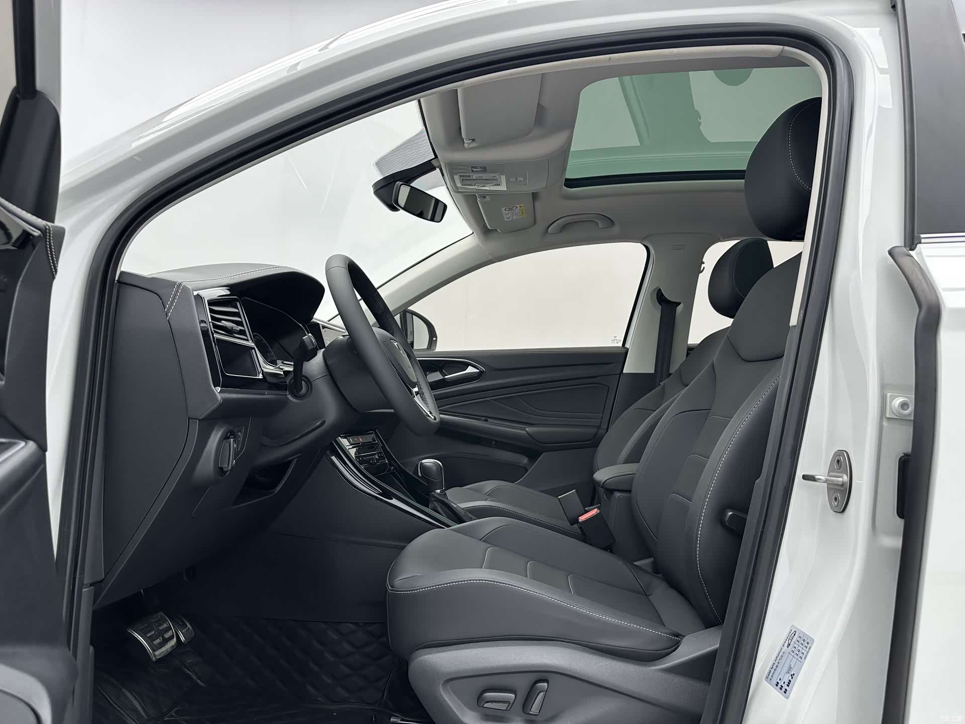 Volkswagen Panda, 2022 все фото