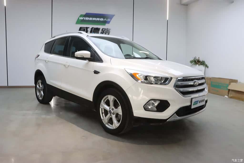 Ford Kuga, 2017 3