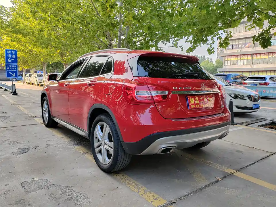 Mercedes-Benz GLA