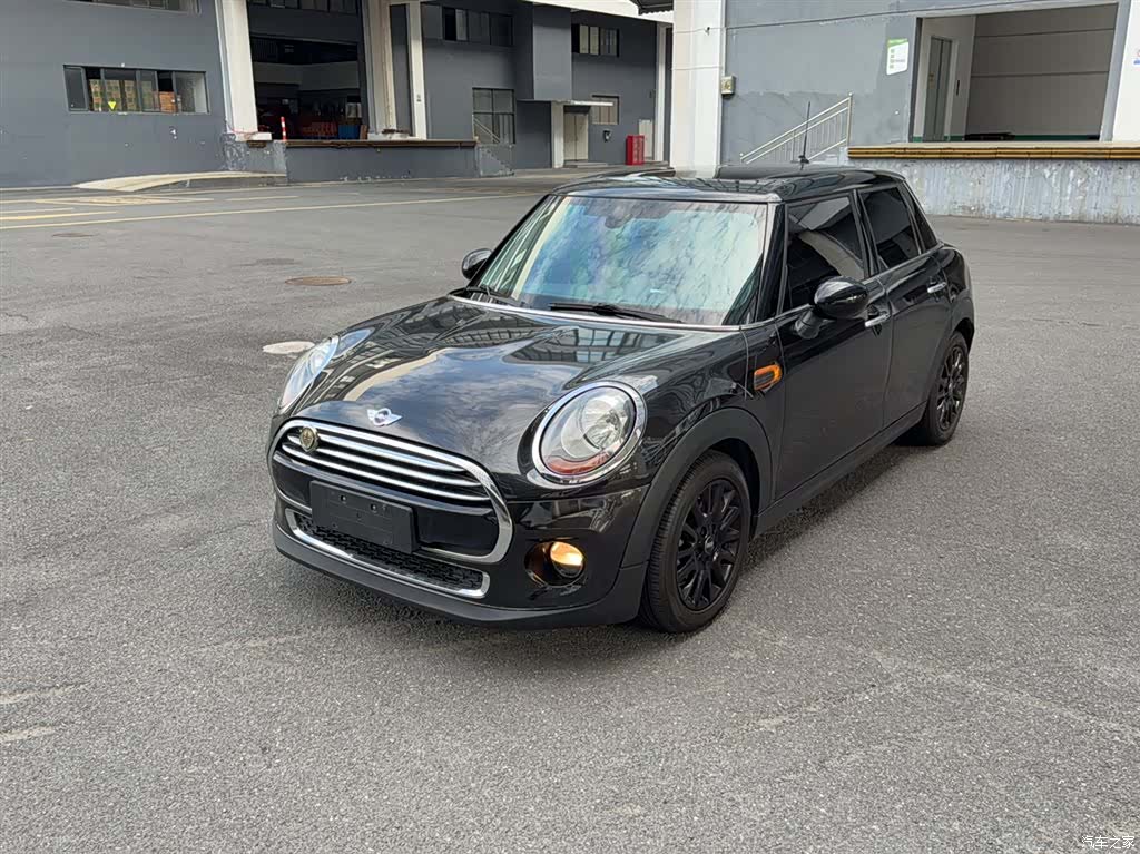 Mini Cooper, 2015 1