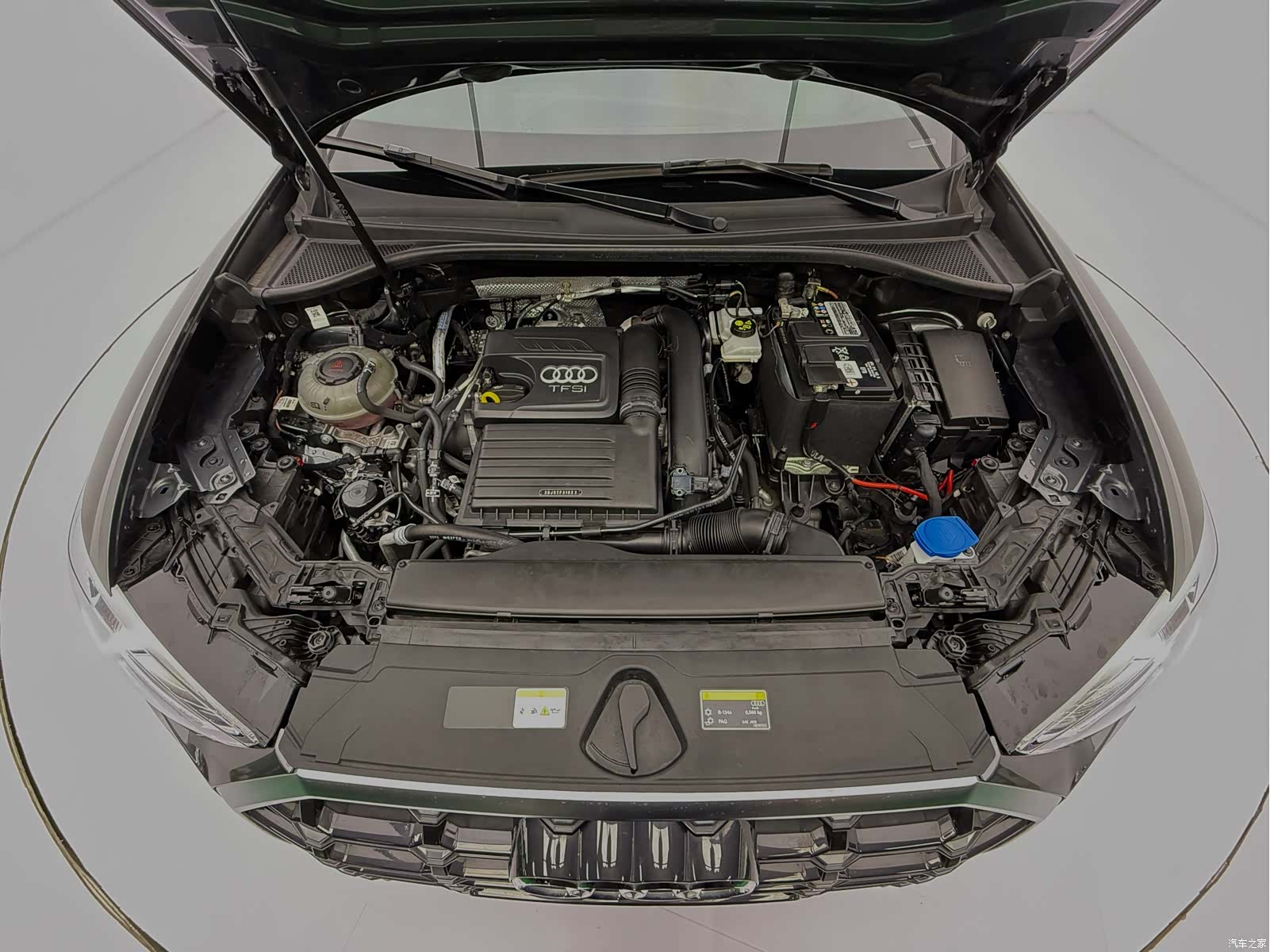 Audi Q3, 2023 8