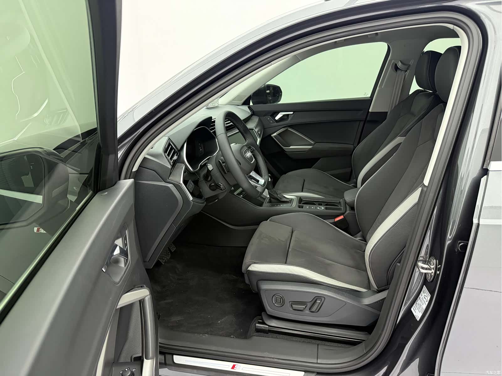 Audi Q3, 2023 18