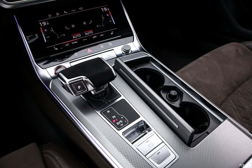 Audi A7L, 2023 9