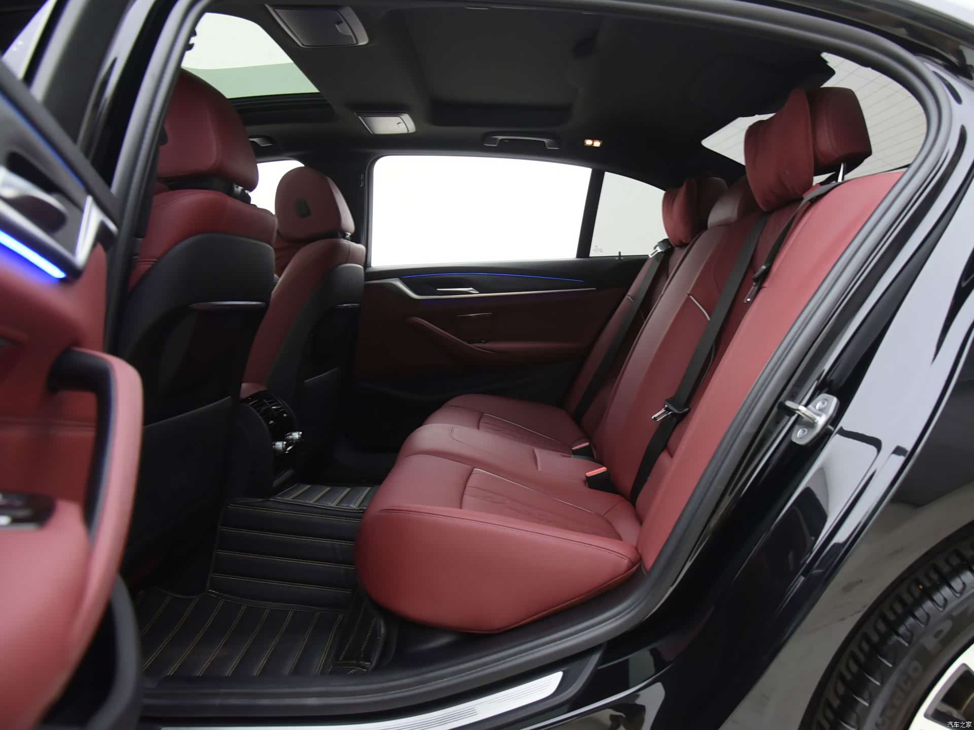 BMW 5 Series, 2022 34