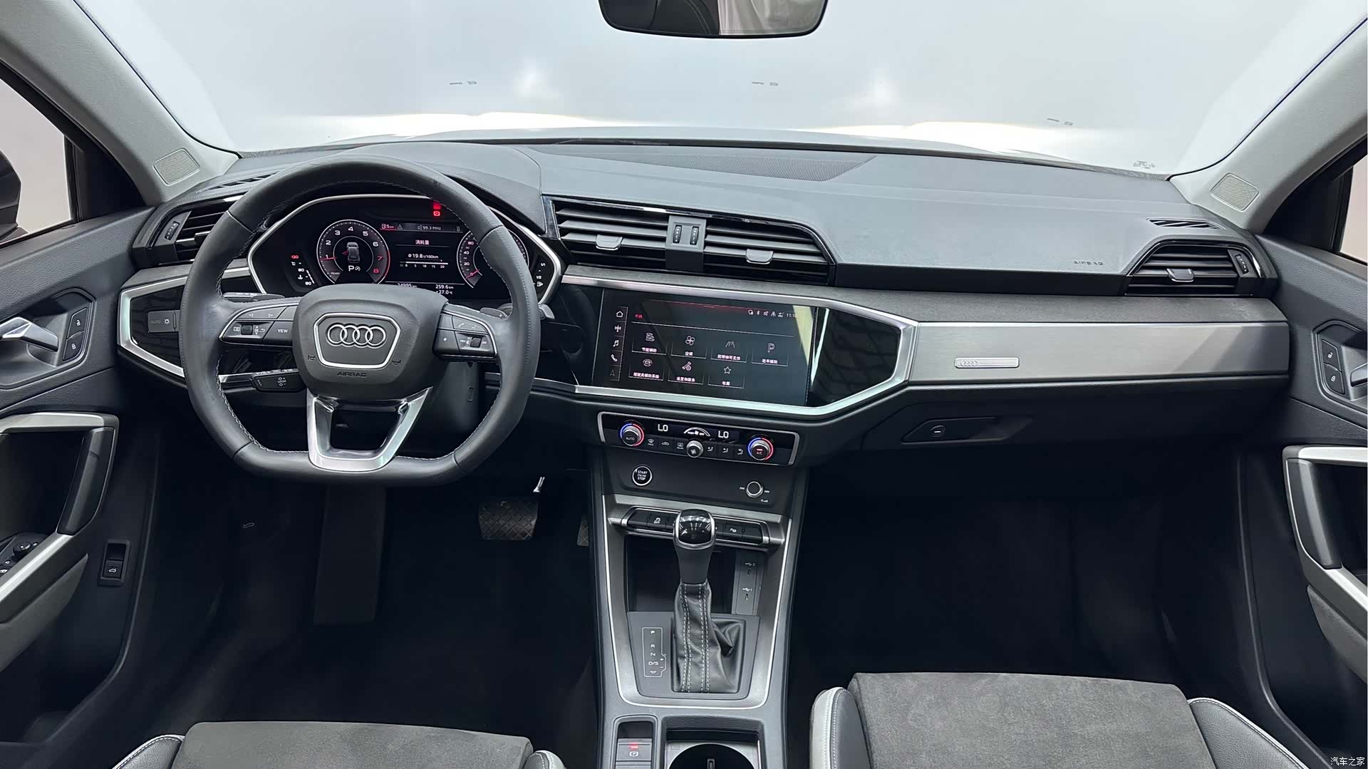 Audi Q3, 2023 14