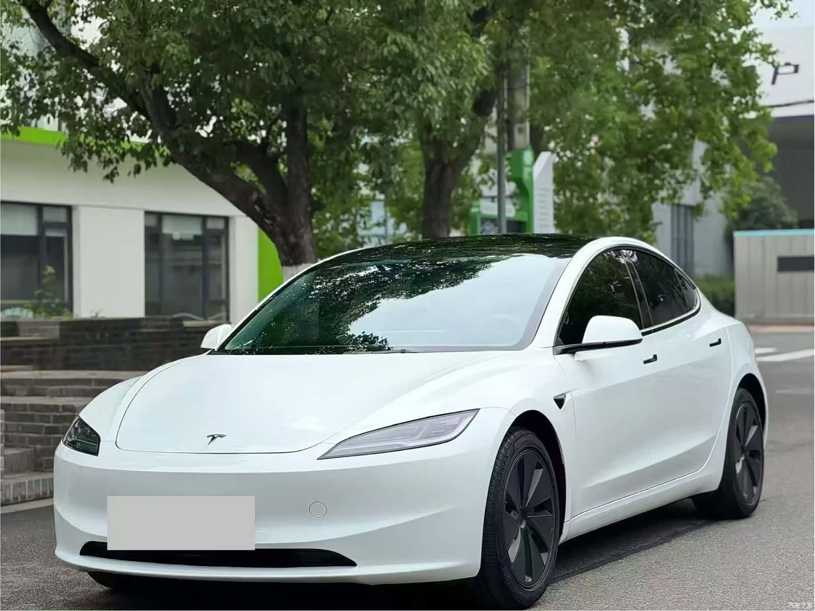 Tesla Model 3, 2025 10