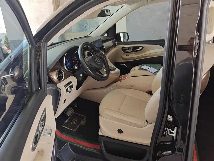 Mercedes-Benz V-class