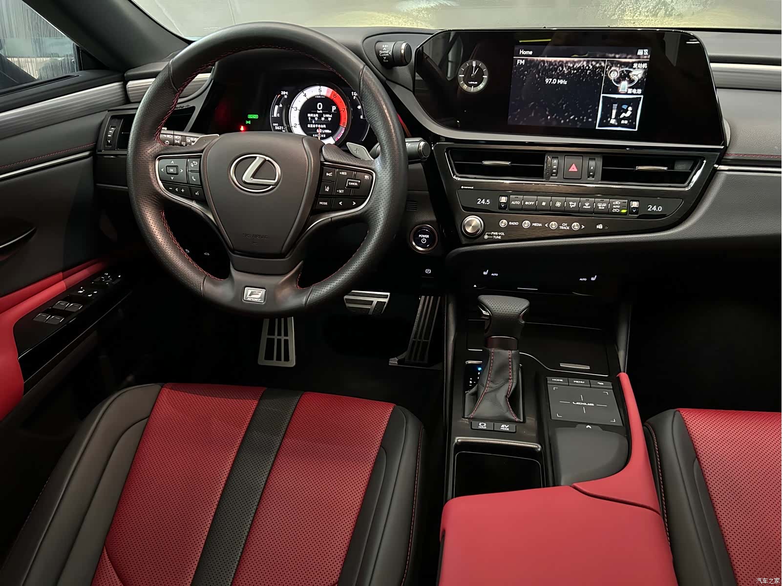 Lexus ES, 2022 17