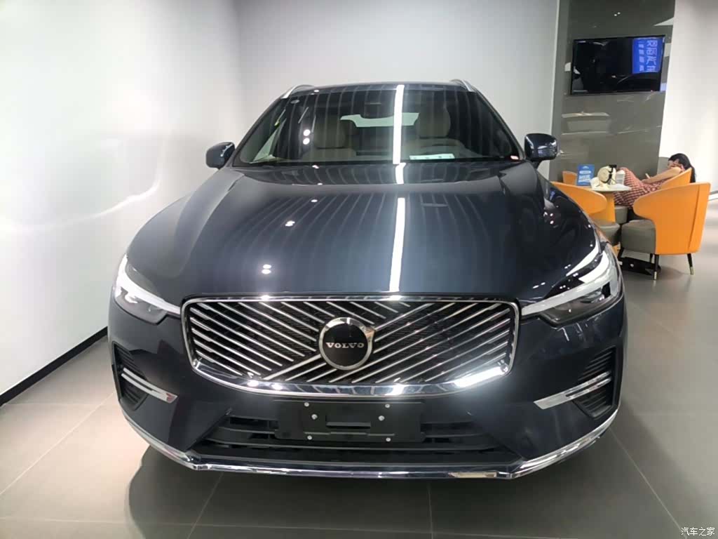 Volvo XC60, 2026 3