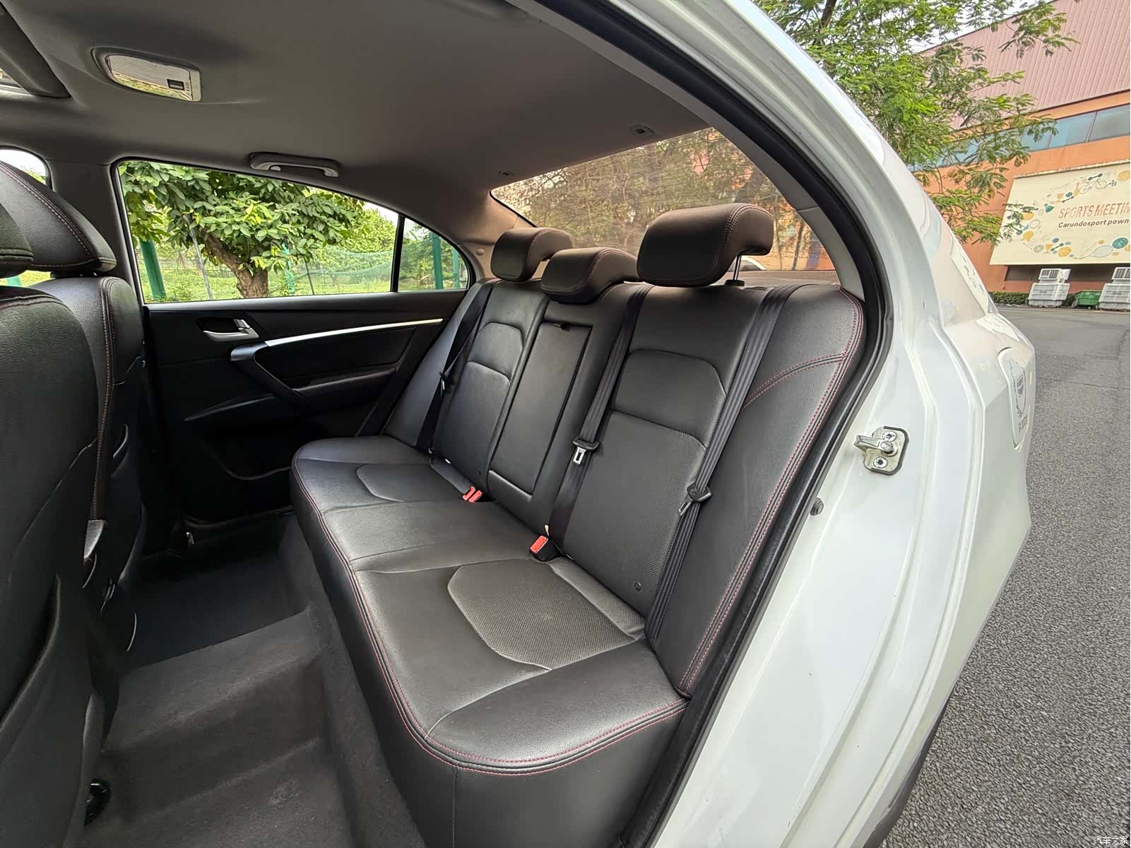 Geely Emgrand, 2015 8