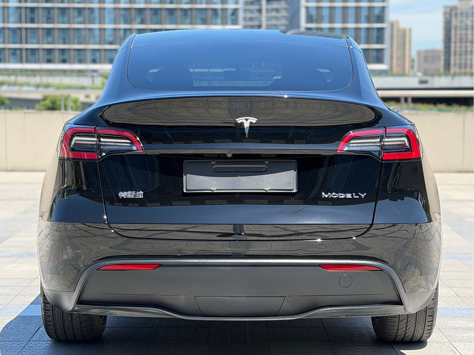 Tesla Model Y, 2023 4