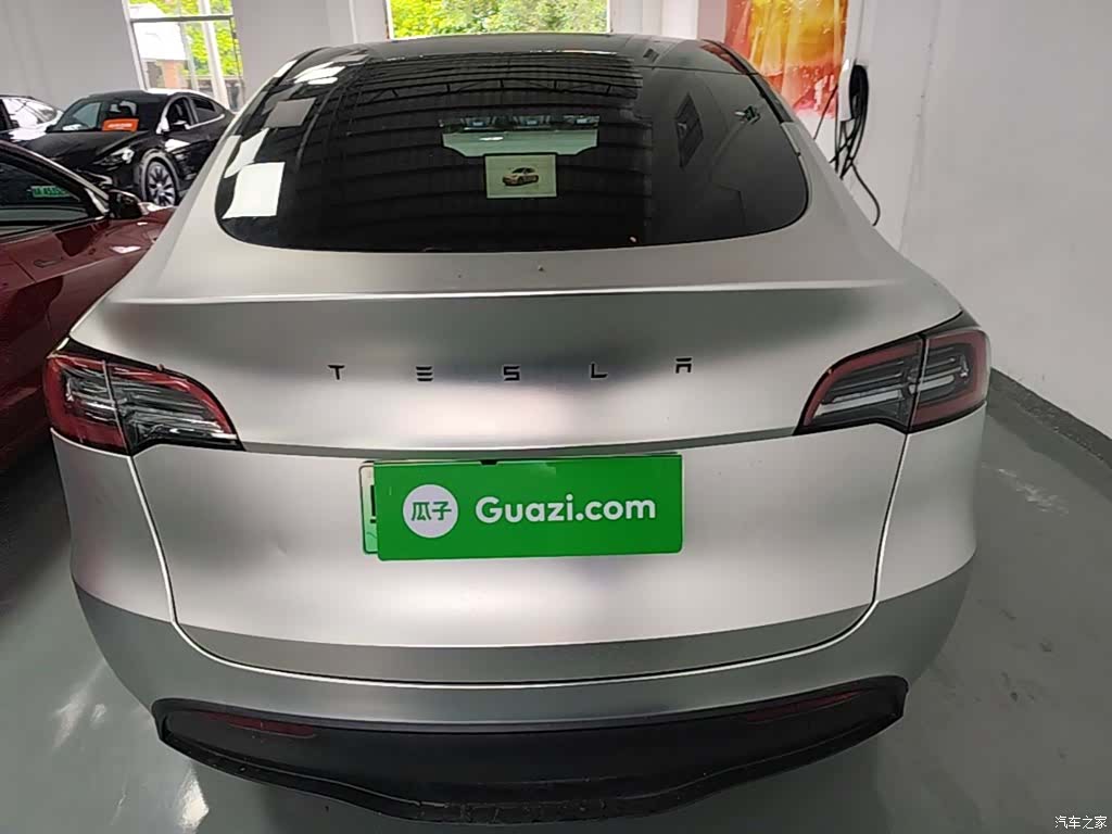 Tesla Model Y, 2024 6