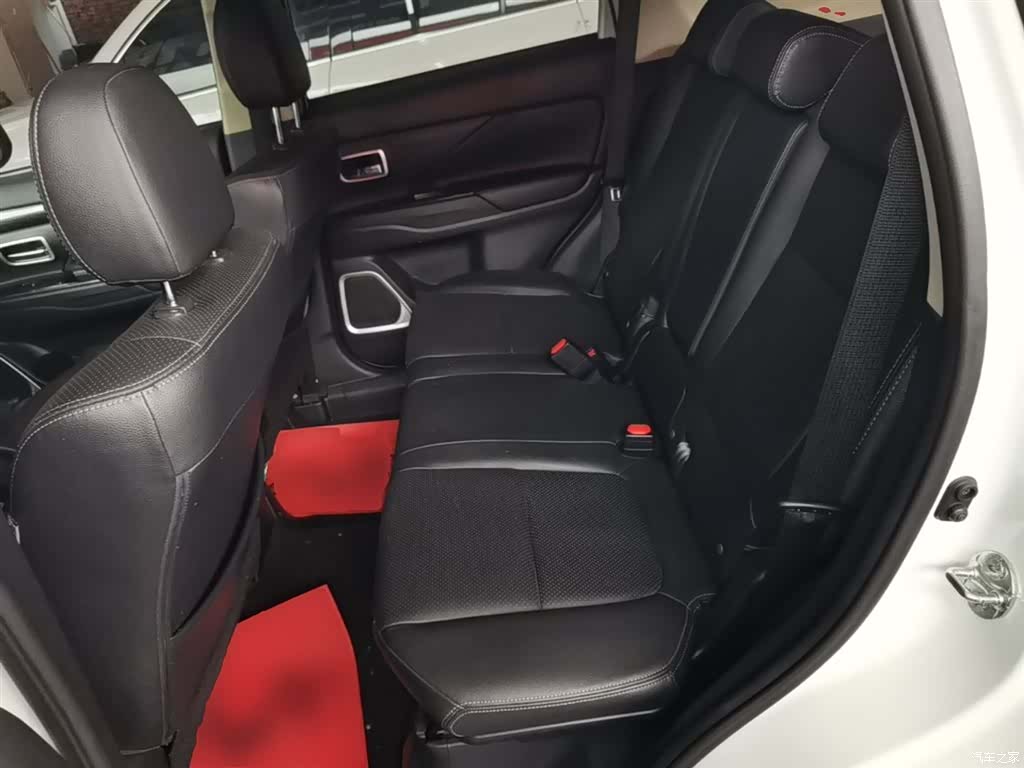 Mitsubishi Outlander, 2018 13