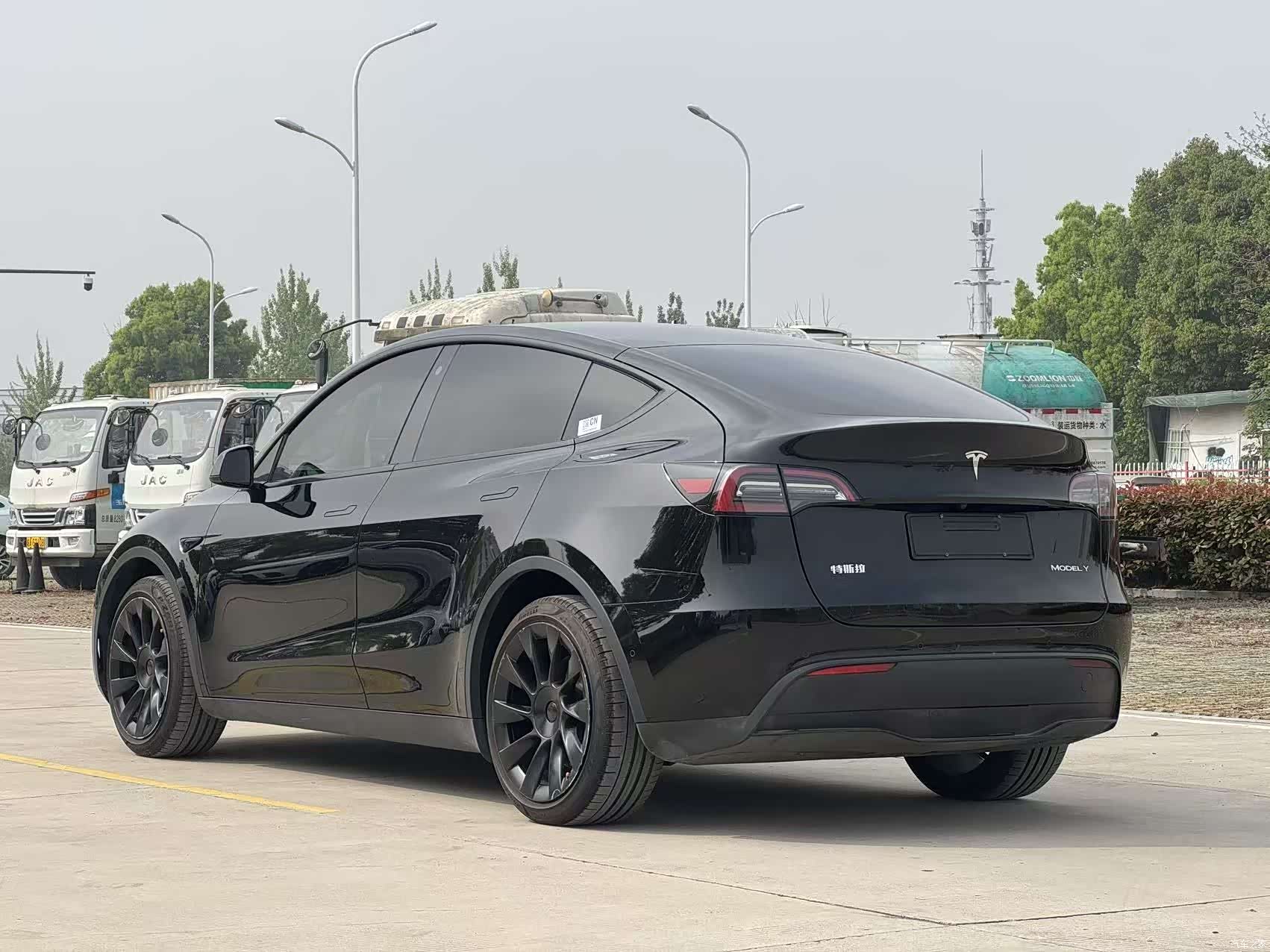 Tesla Model Y, 2021 4