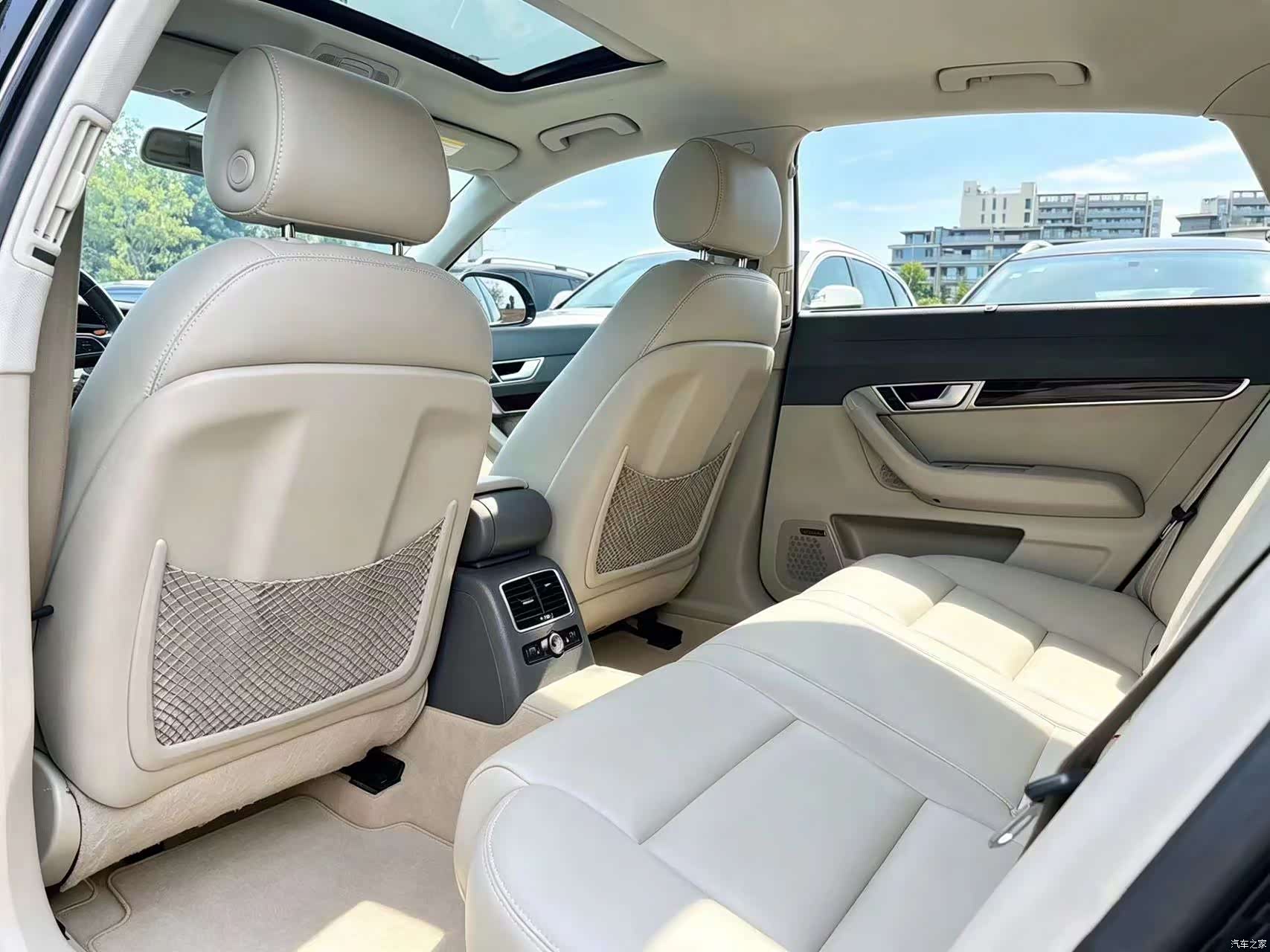 Audi A6L, 2010 10