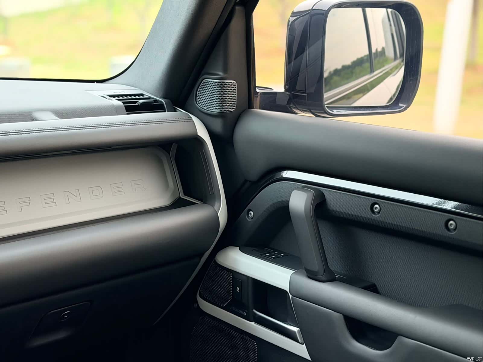 Land Rover Defender, 2020 9