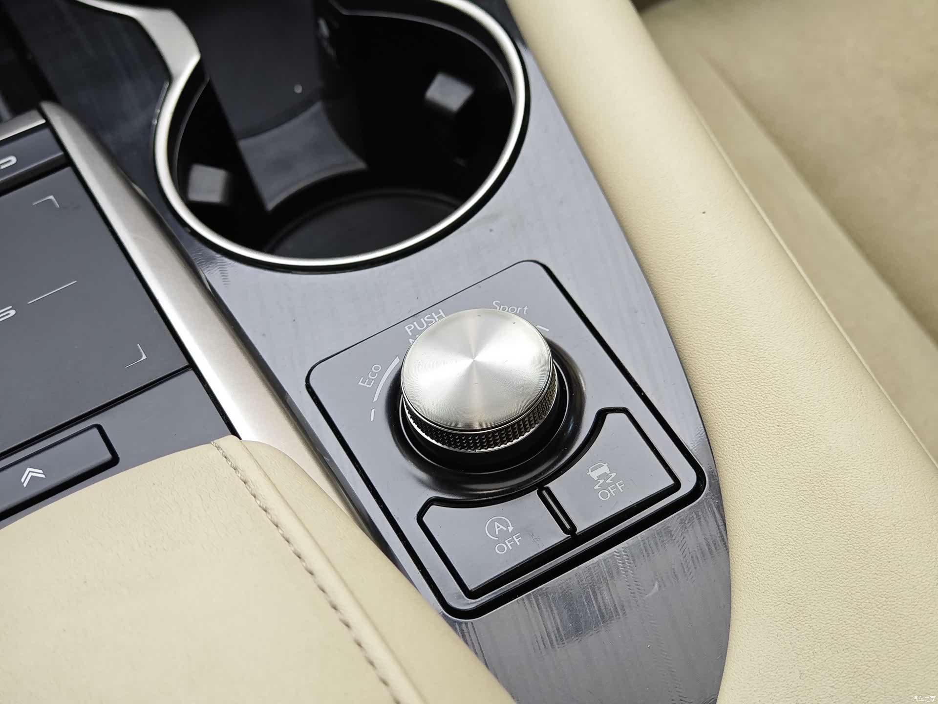 Lexus RX, 2022 21