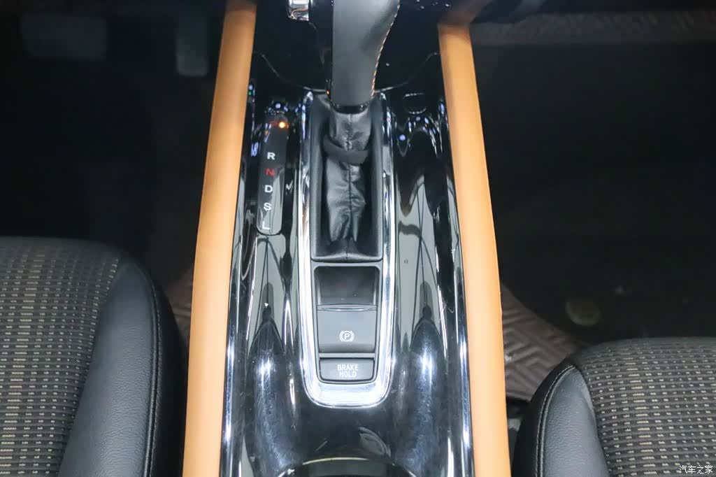 Honda Vezel, 2015 11