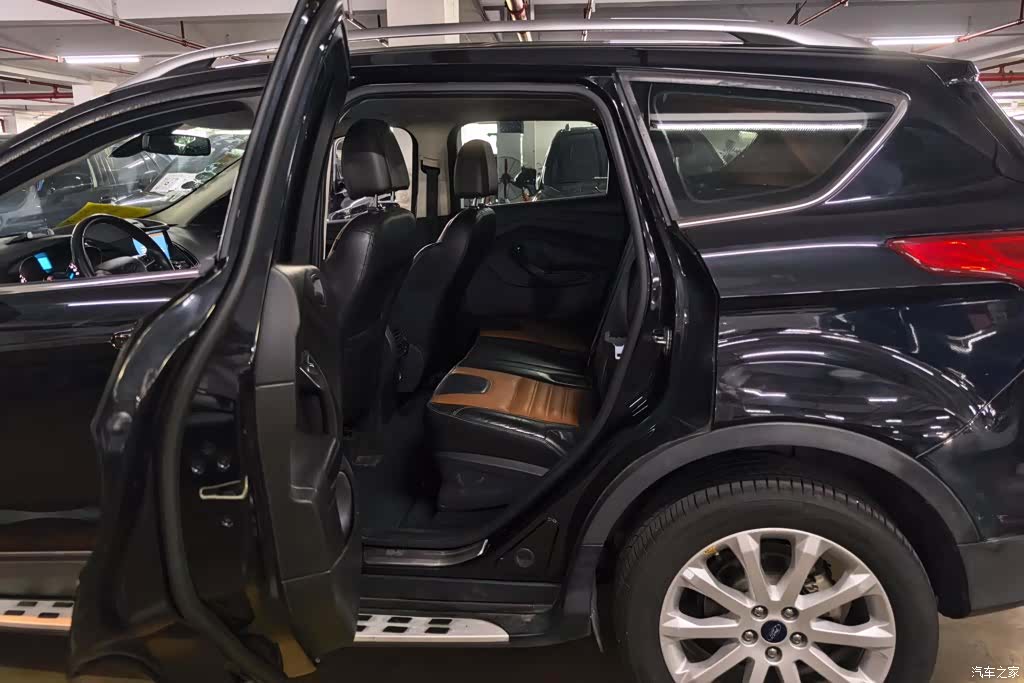 Ford Kuga, 2016 11