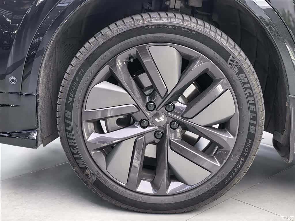 Li Auto L9, 2023 12