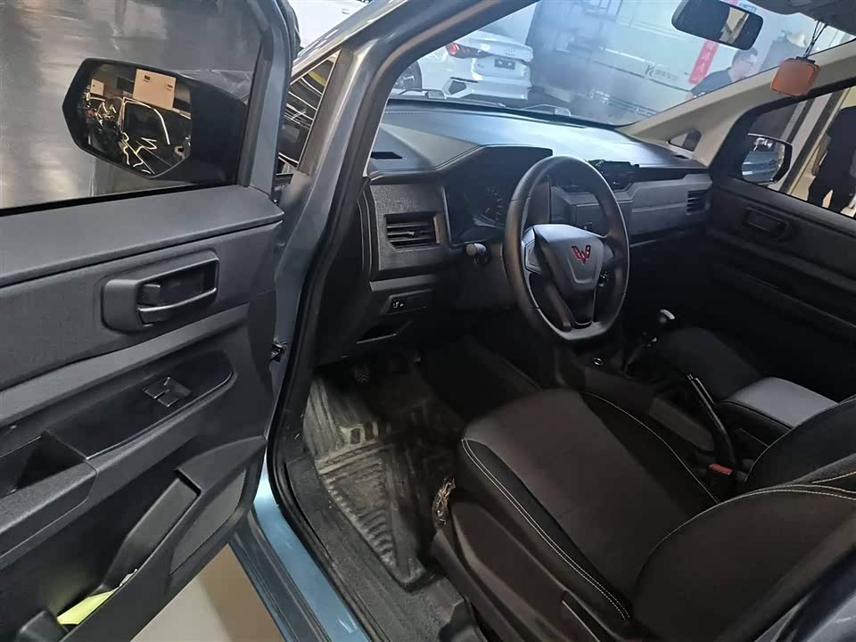 Wuling Wuling Hongguang PLUS