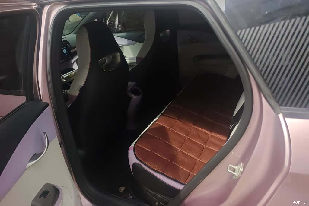 BYD Dolphin, 2023 11