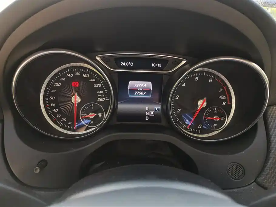 Mercedes-Benz GLA Mercedes-Benz GLA