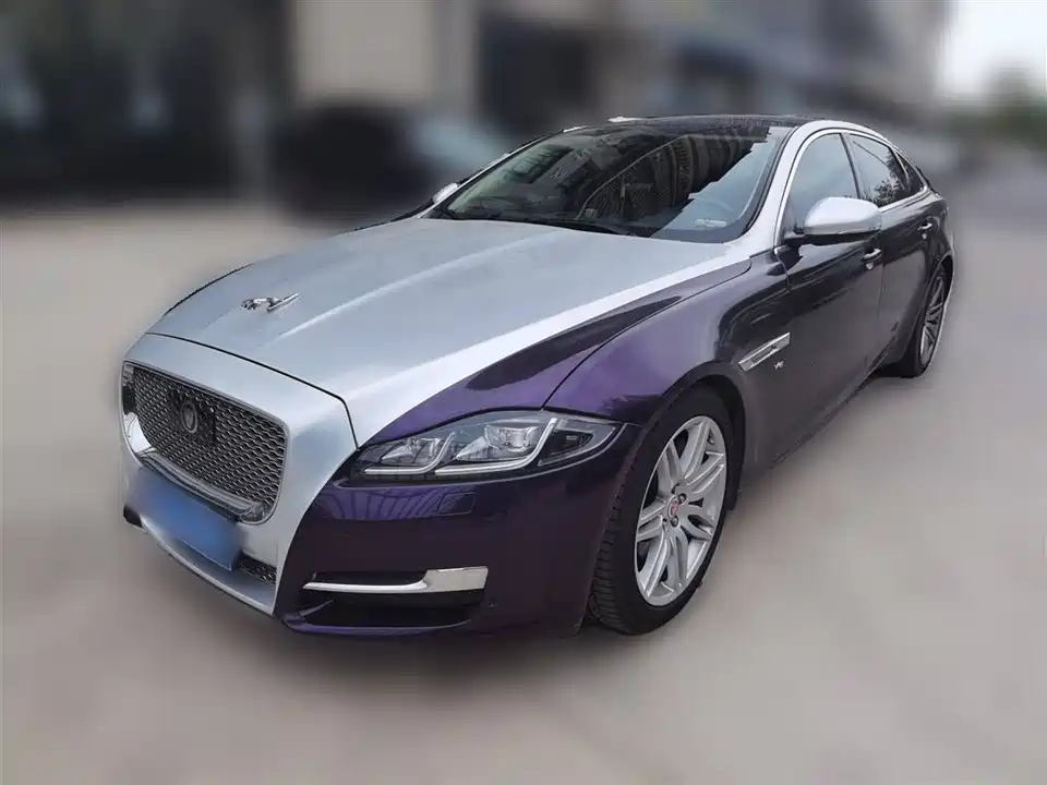 Jaguar XJ