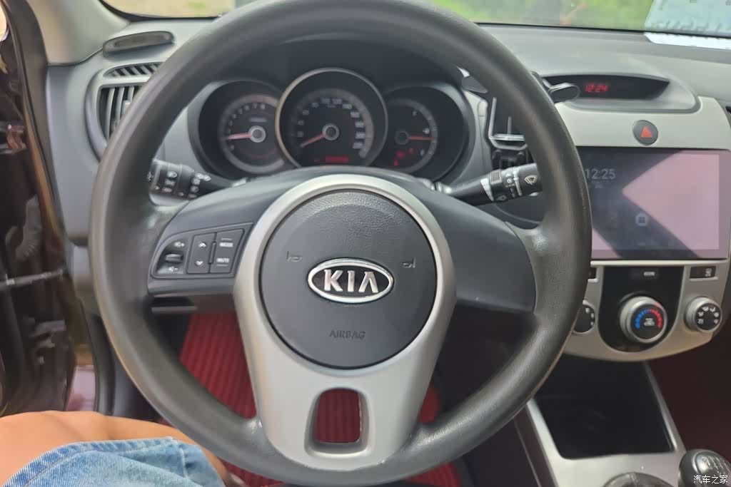 Kia GL, 2012 15