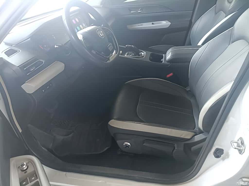 DongFeng E70, 2022 15