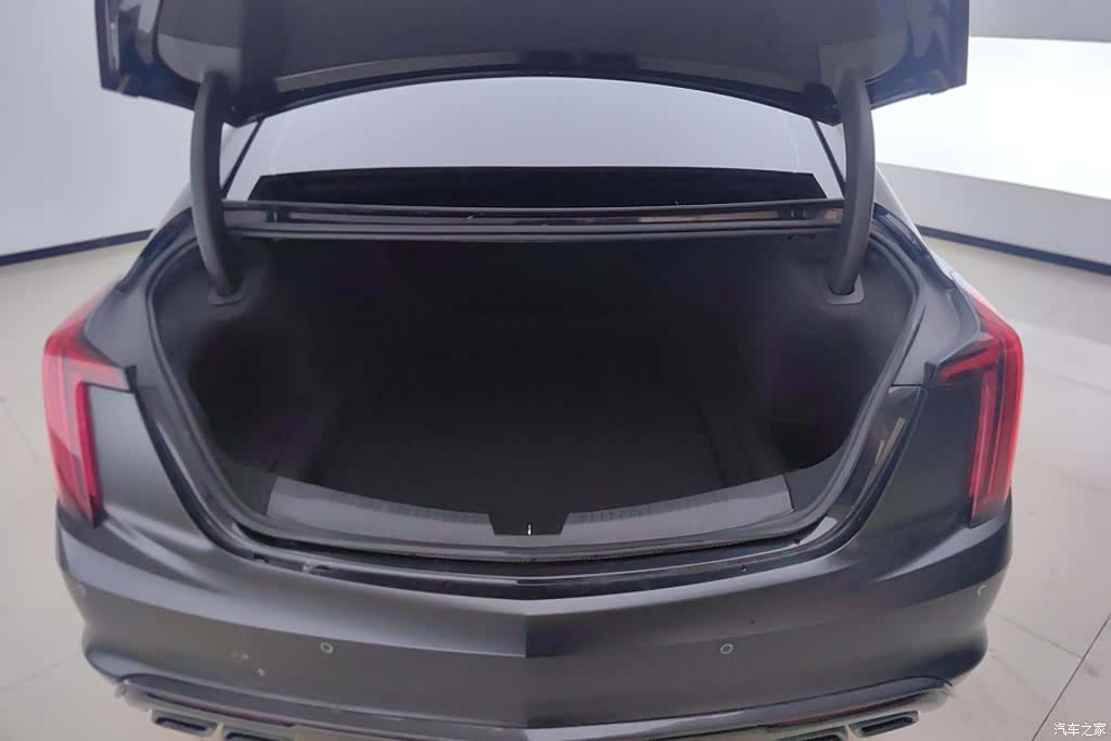 Cadillac CT5, 2023 4