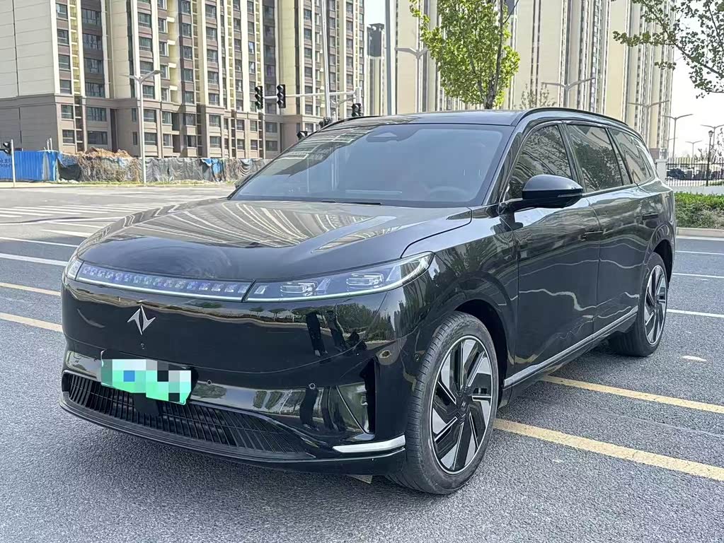 Dongfeng eπ008