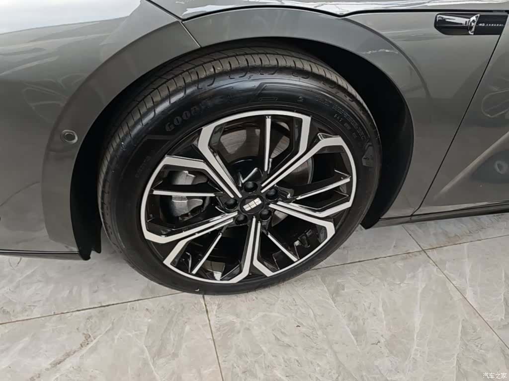 Geely E8, 2025 23