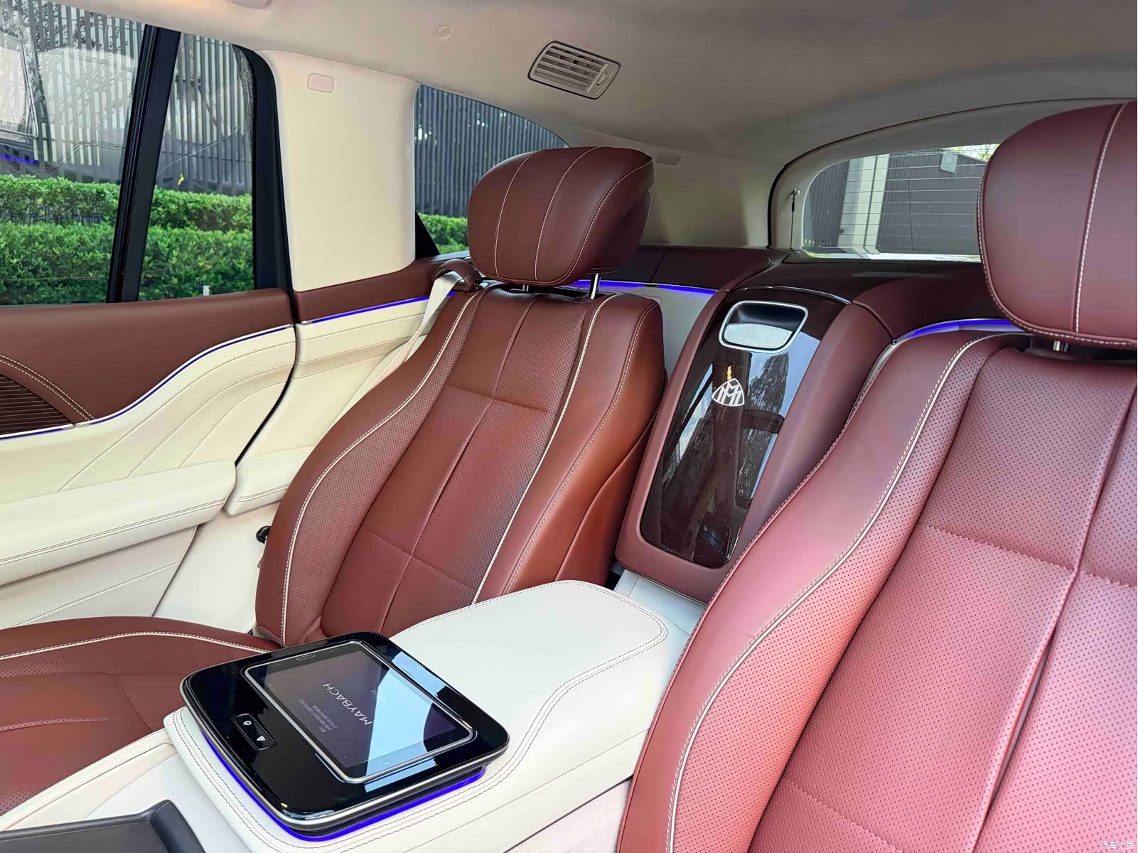 Maybach GLS, 2021 8
