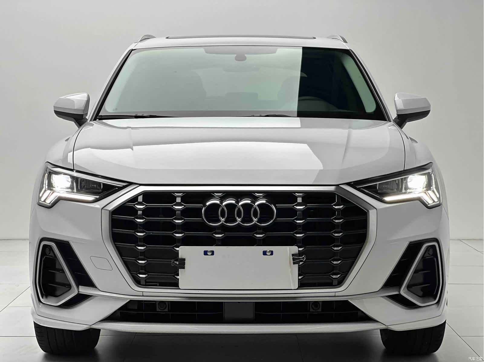 Audi Q3, 2022 2